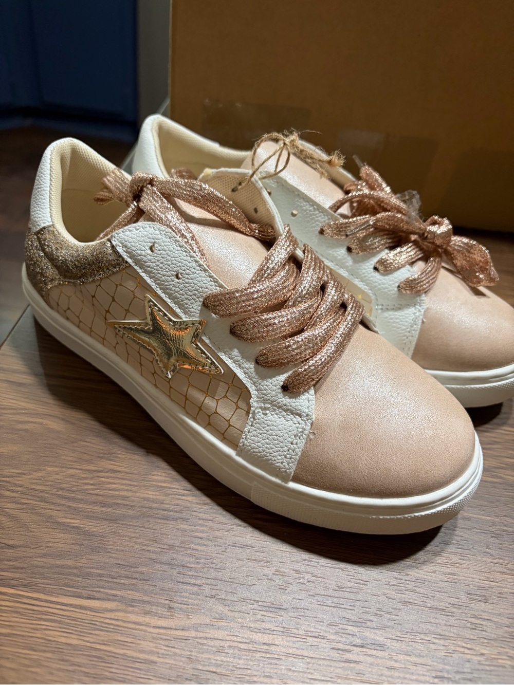 Women’s sneakers